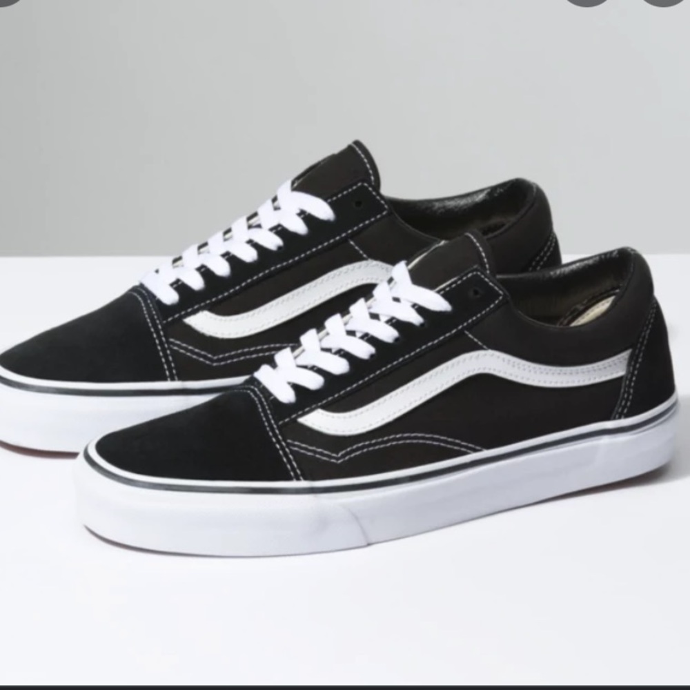 Black vans size 8.5 women’s 7 men’s